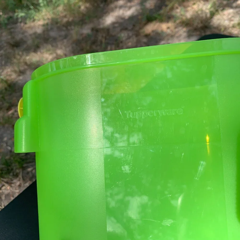 Tupperware - 11pc VINTAGE Picnic Beverage Dispenser, ECO bottles, bowls GREEN